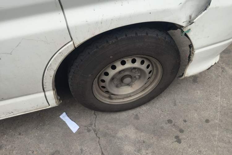 Used Jinbei Express 2017 2.0L Comfort Version V19 Right Front Wheel Hub
