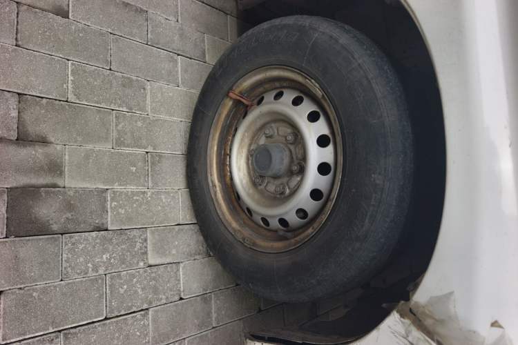 Used Jinbei Express 2017 2.0L Standard Version V19 Right Front Wheel Hub
