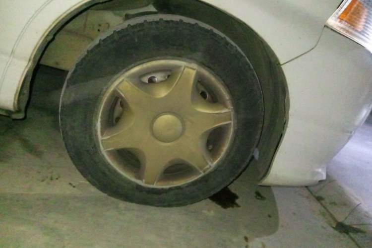Used Jinbei Express 2017 2.0L Standard Version V19 Right Front Wheel Hub