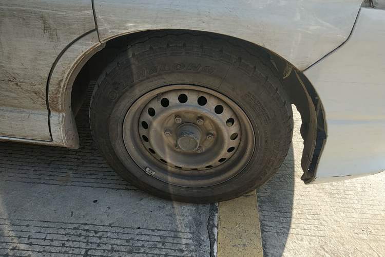 Used Jinbei Express 2017 2.0L Standard Version V19 Right Front Wheel Hub