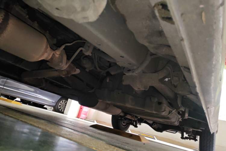 Used Jinbei Express 2017 2.0L Standard Version V19 Chassis Front Left