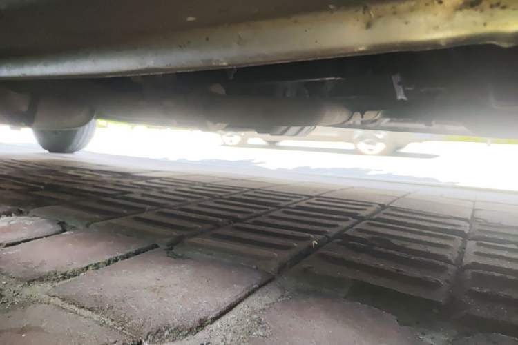 Used Jinbei Express 2017 2.0L Standard Version V19 Chassis Front Right
