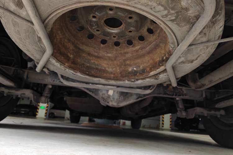 Used Jinbei Express 2017 2.0L Standard Version V19 Chassis Rear