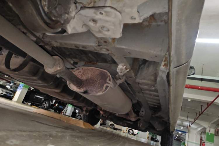 Used Jinbei Express 2017 2.0L Standard Version V19 Chassis Rear Right