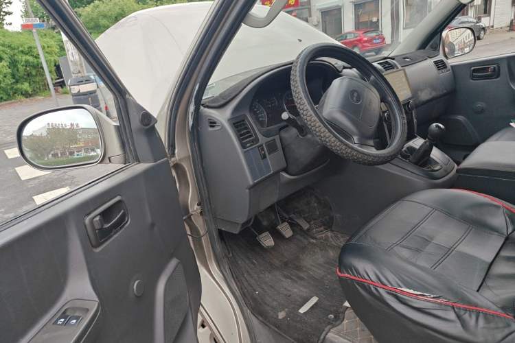 Used Jinbei Express 2017 2.0L Comfort Version V19 Driver Seat