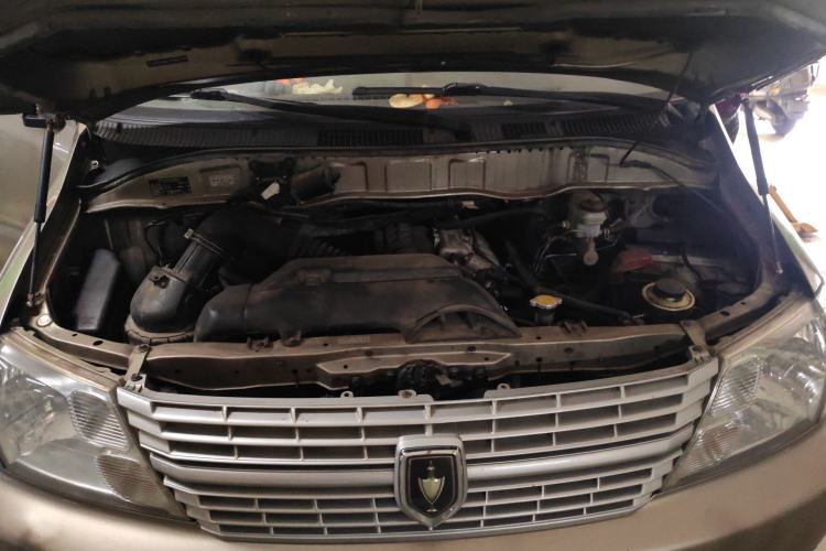 Used Jinbei Express 2017 2.0L Standard Version V19 Engine Bay