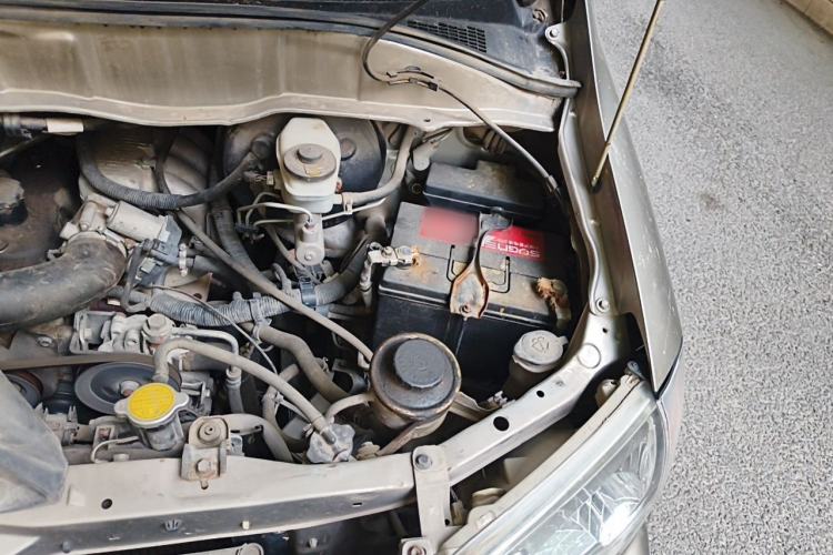 Used Jinbei Express 2017 2.0L Standard Version V19 Engine Bay Left