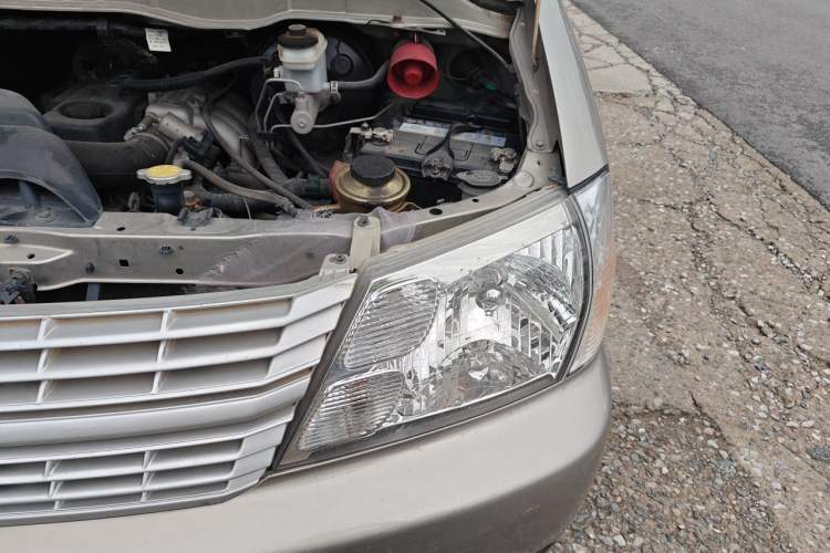 Used Jinbei Express 2017 2.0L Comfort Version V19 Engine Bay Left
