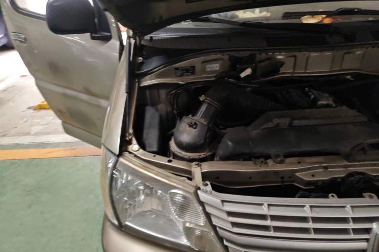 Used Jinbei Express 2017 2.0L Standard Version V19 Engine Bay Right