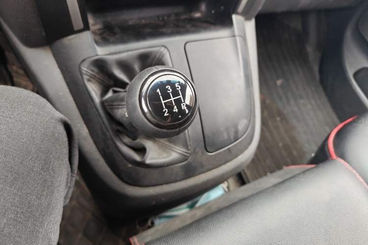 Used Jinbei Express 2017 2.0L Comfort Version V19 Gear Lever