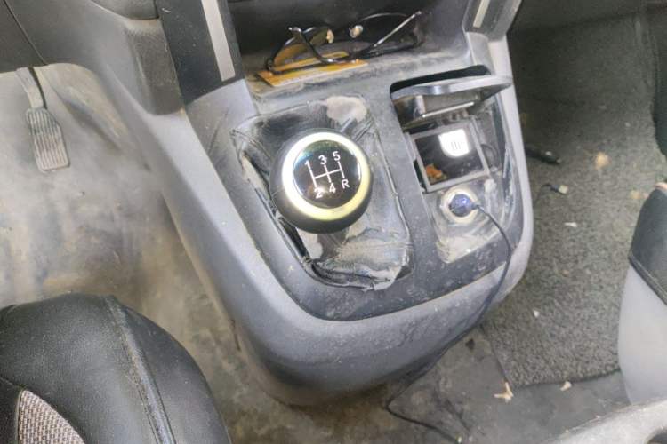 Used Jinbei Express 2017 2.0L Standard Version V19 Gear Lever