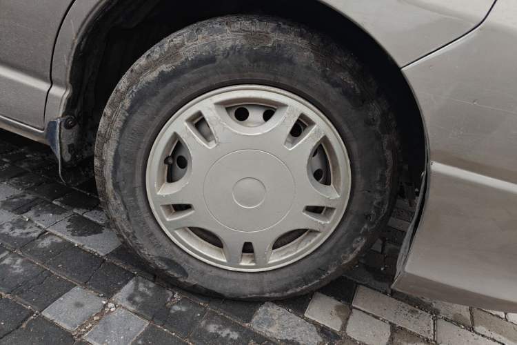 Used Jinbei Express 2017 2.0L Comfort Version V19 Right Front Wheel Hub