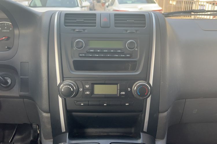 Used Jinbei Express 2018 2.0L Standard Version V19 Audio And AC Panel