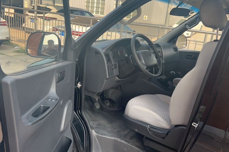 Used Jinbei Express 2018 2.0L Standard Version V19 Driver Seat