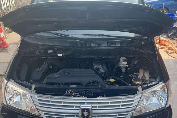 Used Jinbei Express 2018 2.0L Standard Version V19 Engine Bay