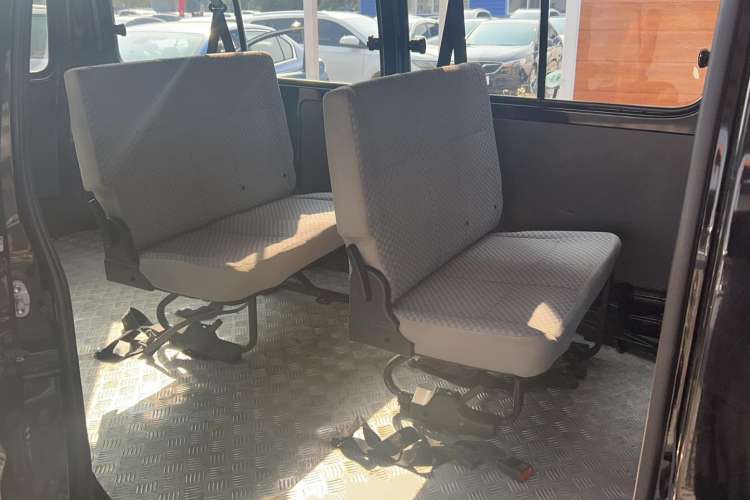 Used Jinbei Express 2018 2.0L Standard Version V19 Left Rear Seat