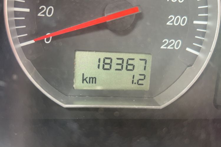 Used Jinbei Express 2018 2.0L Standard Version V19 Odometer Close Up
