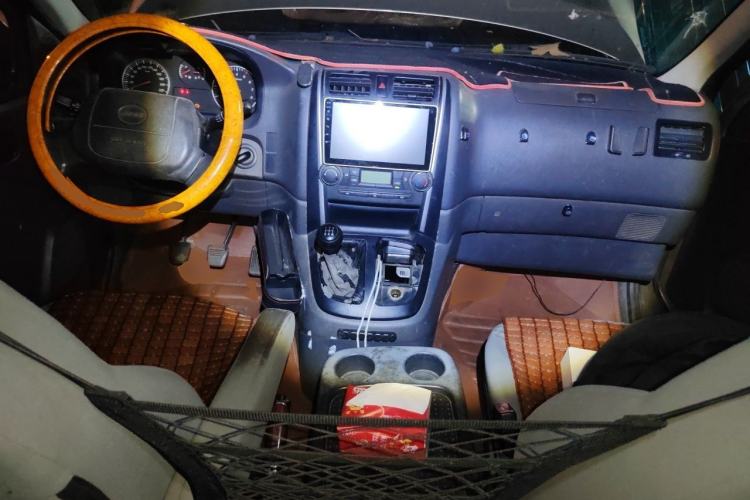 Used Jinbei Express 2018 2.0L Standard Version V19 Center Console