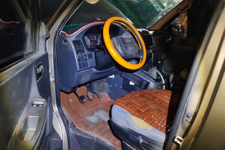 Used Jinbei Express 2018 2.0L Standard Version V19 Driver Seat