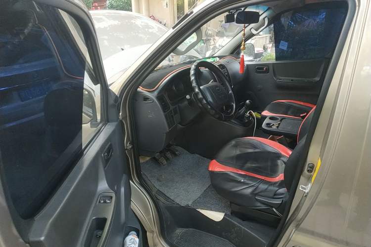 Used Jinbei Express 2018 2.0L Standard Version V19 Driver Seat