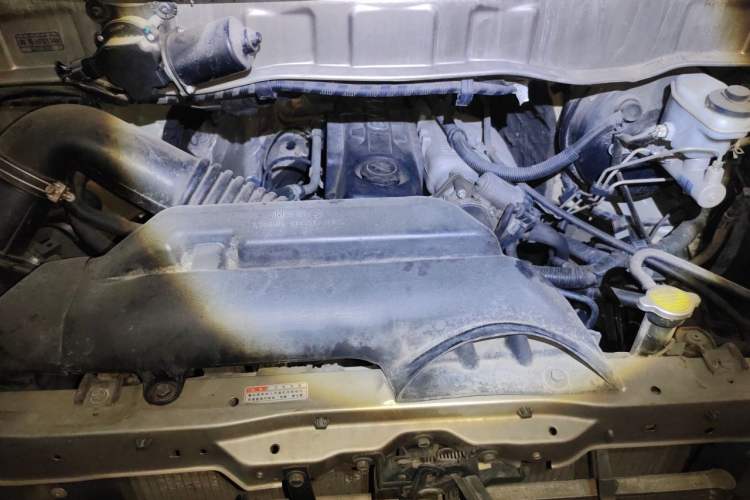 Used Jinbei Express 2018 2.0L Standard Version V19 Engine Bay