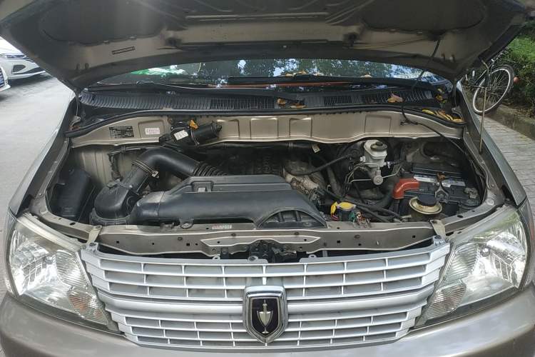 Used Jinbei Express 2018 2.0L Standard Version V19 Engine Bay