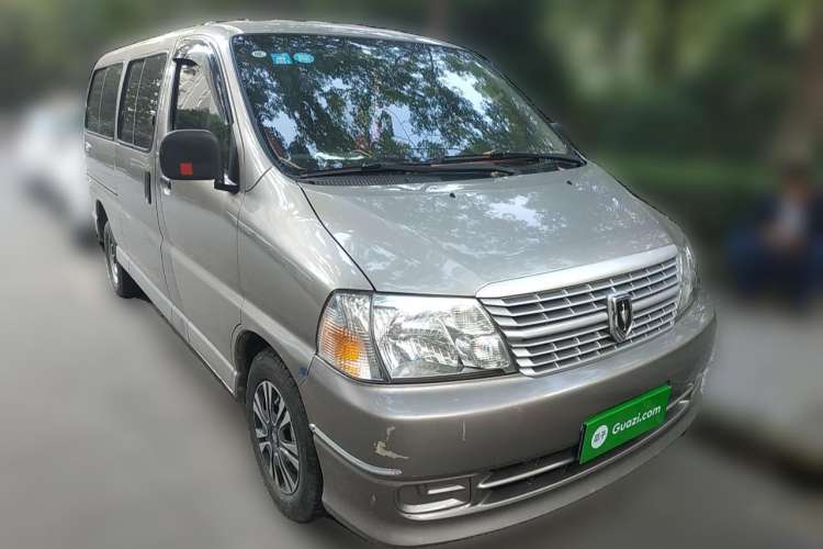 Used Jinbei Express 2018 2.0L Standard Version V19 Front Right 45 Deg