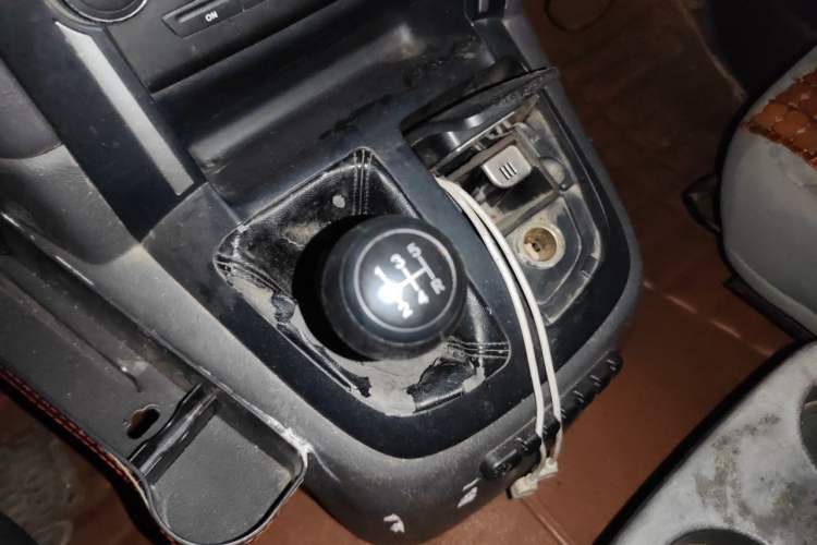 Used Jinbei Express 2018 2.0L Standard Version V19 Gear Lever