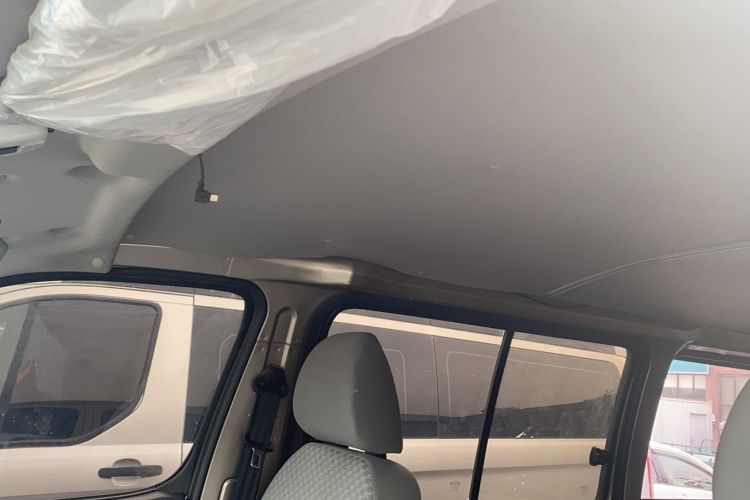 Used Jinbei Express 2018 2.0L Standard Version V19 Interior 2