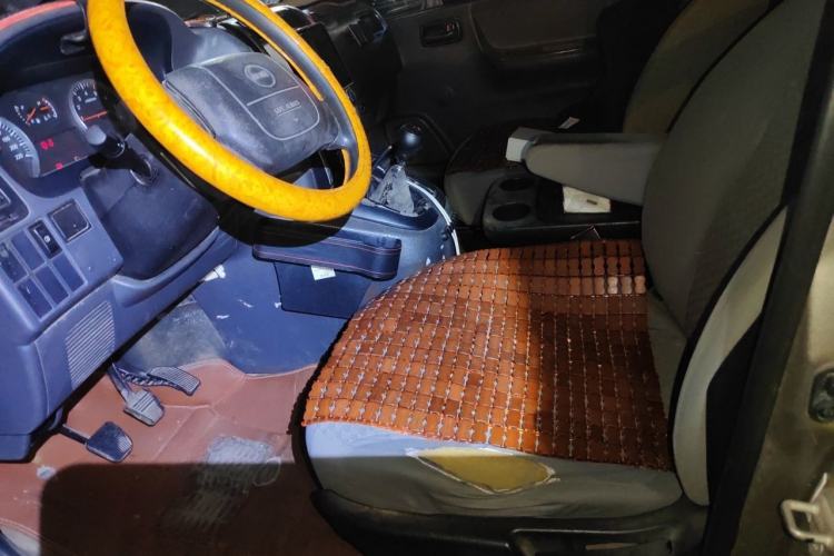 Used Jinbei Express 2018 2.0L Standard Version V19 Left Front Seat