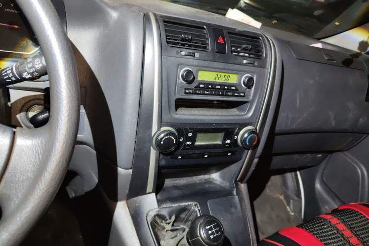 Used Jinbei Express 2018 2.0L Comfort Version V19 Audio And AC Panel