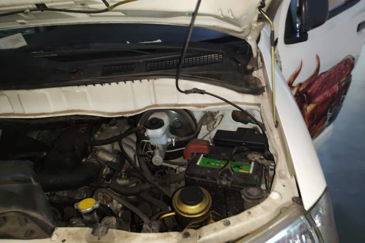 Used Jinbei Express 2018 2.0L Comfort Version V19 Engine Bay Left