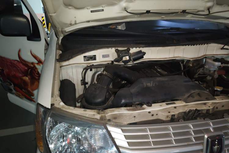 Used Jinbei Express 2018 2.0L Comfort Version V19 Engine Bay Right