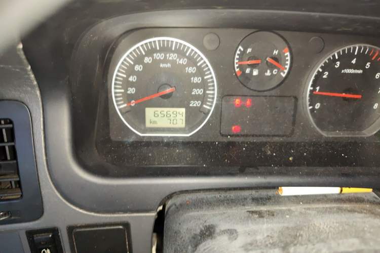 Used Jinbei Express 2018 2.0L Comfort Version V19 Odometer Close Up