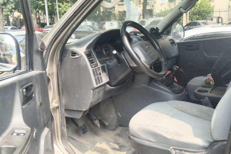 Used Jinbei Express 2018 2.0L Standard Version V19 Driver Seat