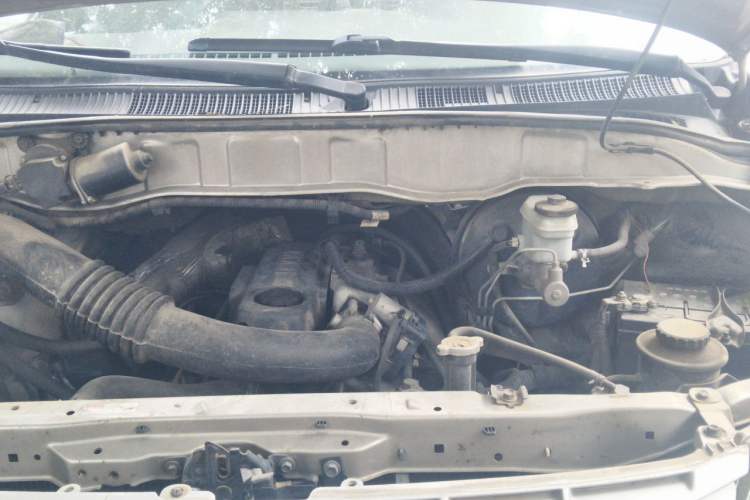 Used Jinbei Express 2018 2.0L Standard Version V19 Engine Bay