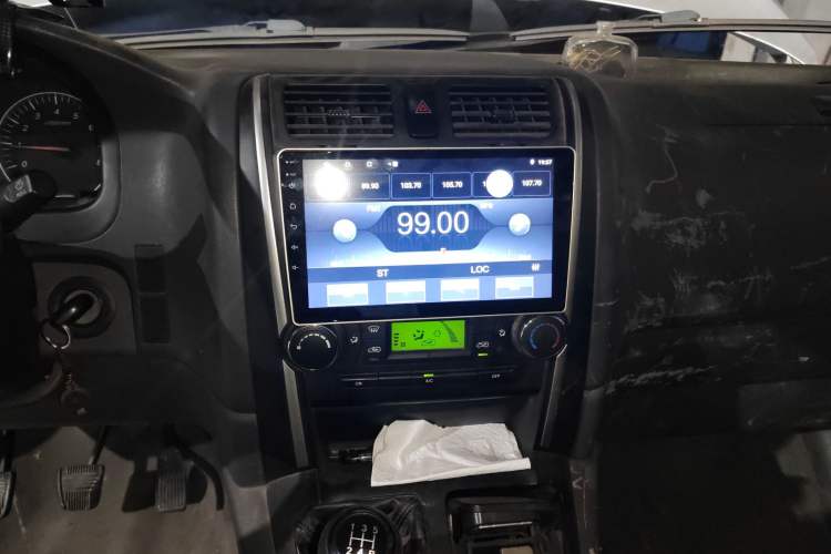 Used Jinbei Express 2018 2.0L Standard Version V19 Audio And AC Panel