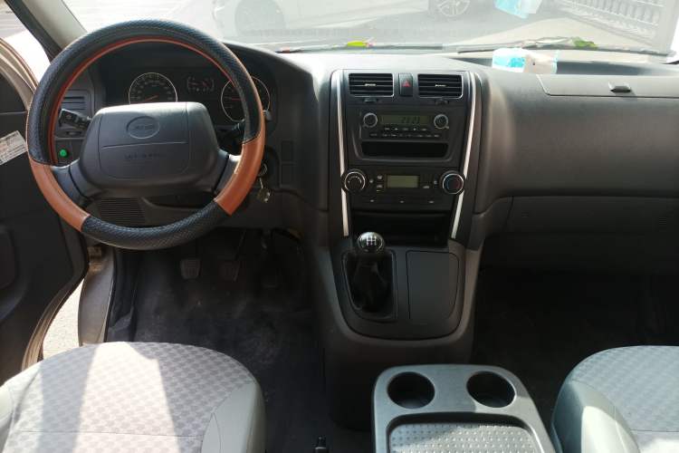Used Jinbei Express 2018 2.0L Standard Version V19 Center Console