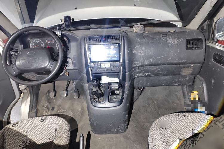 Used Jinbei Express 2018 2.0L Standard Version V19 Center Console