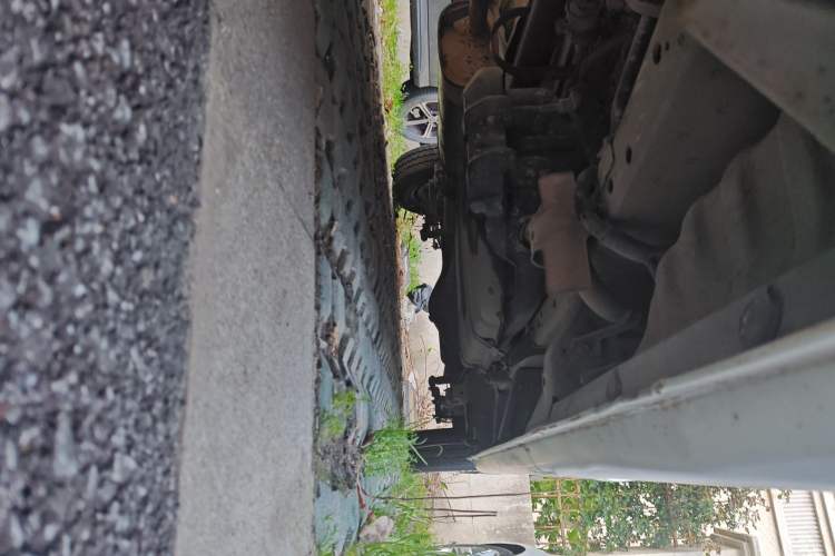 Used Jinbei Express 2018 2.0L Standard Version V19 Chassis Front Left