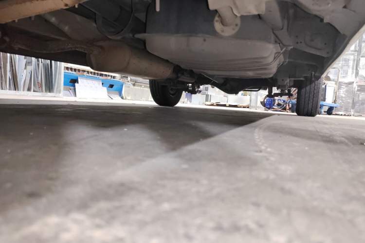 Used Jinbei Express 2018 2.0L Standard Version V19 Chassis Front Left