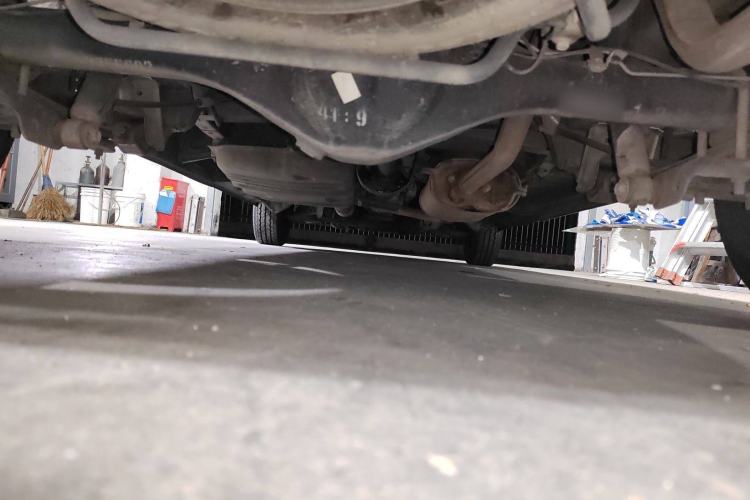 Used Jinbei Express 2018 2.0L Standard Version V19 Chassis Rear