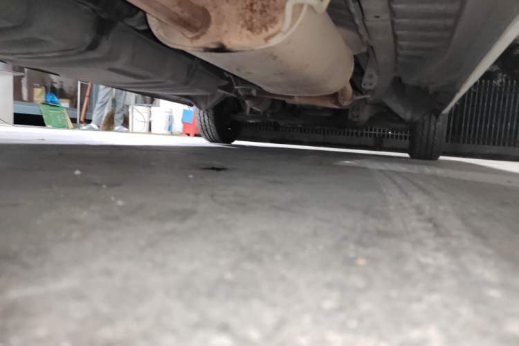 Used Jinbei Express 2018 2.0L Standard Version V19 Chassis Rear Right