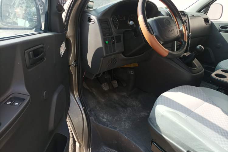 Used Jinbei Express 2018 2.0L Standard Version V19 Driver Seat