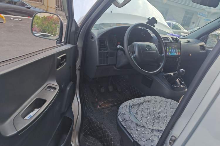 Used Jinbei Express 2018 2.0L Standard Version V19 Driver Seat