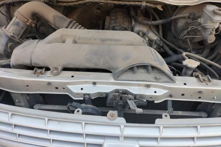 Used Jinbei Express 2018 2.0L Standard Version V19 Engine Bay