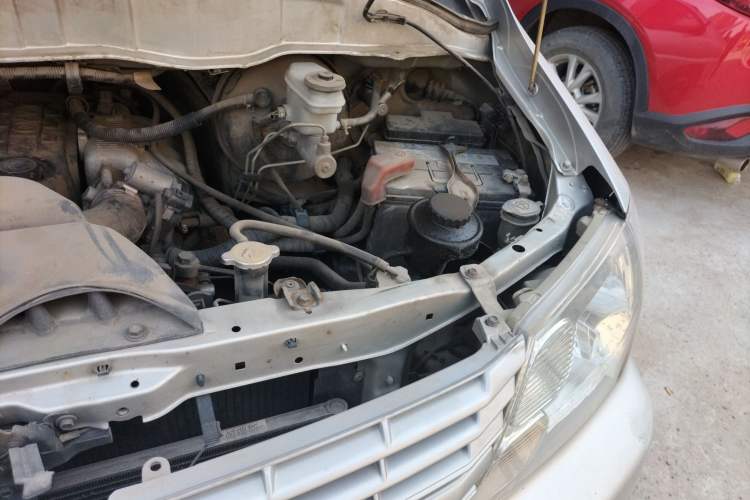 Used Jinbei Express 2018 2.0L Standard Version V19 Engine Bay Left