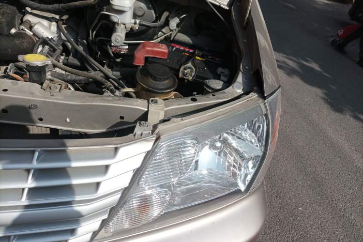 Used Jinbei Express 2018 2.0L Standard Version V19 Engine Bay Left