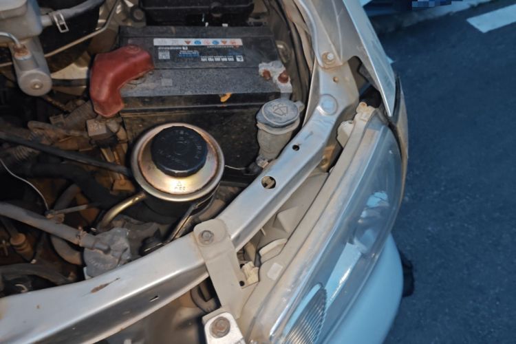 Used Jinbei Express 2018 2.0L Standard Version V19 Engine Bay Left