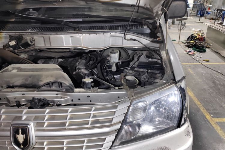 Used Jinbei Express 2018 2.0L Standard Version V19 Engine Bay Left